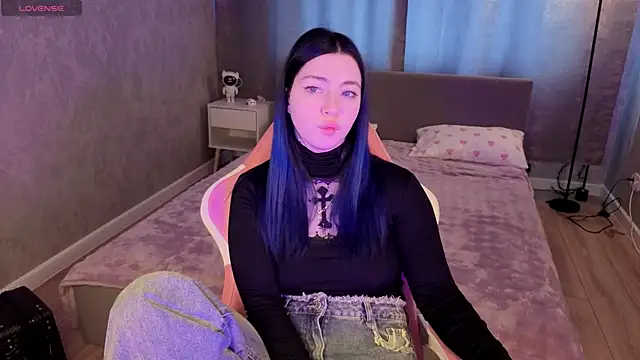 honey cherrry online show from June 18, 1:37 am