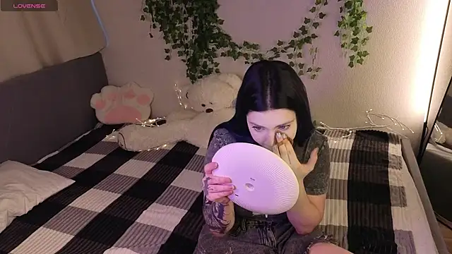 honey cherrry online show from June 17, 1:38 am