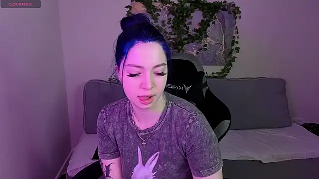 honey cherrry online show from June 2, 1:38 am