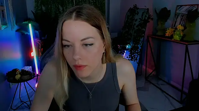VireliaMoonfall online show from June 16, 6:46 am
