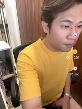 Snapshot of Titanryu chatting on April 28, 2:27 am Titanryu online show from April 28, 2:27 am