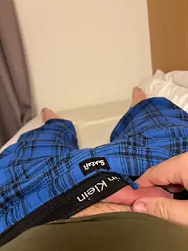 germanboy3 online show from April 5, 9:27 am