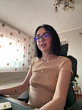 Snapshot of TheaMerve chatting on June 12, 2:59 pm TheaMerve online show from June 12, 2:59 pm