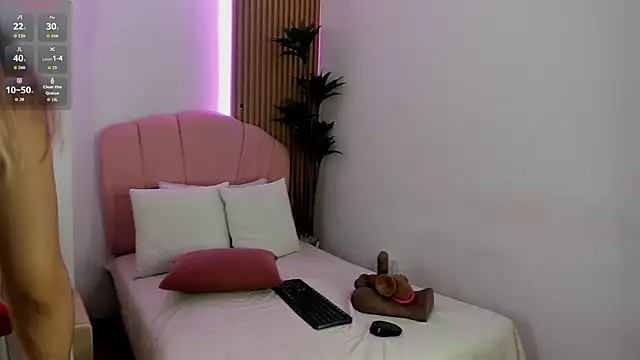 violeta sannz online show from May 14, 11:29 am