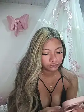 KatyBelle  online show from May 13, 7:54 pm