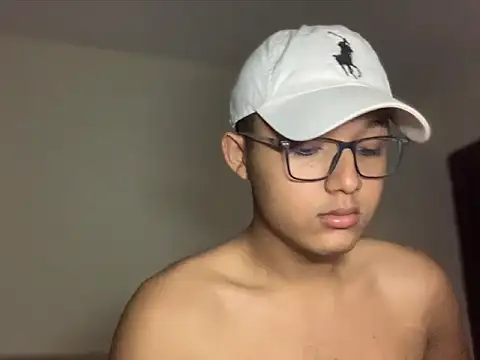 Chriis 18 online show from April 21, 12:45 pm