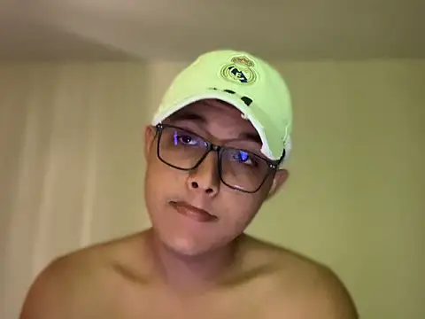 Chriis 18 online show from March 26, 4:05 pm