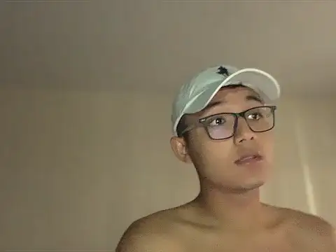 Chriis 18 online show from April 20, 2:29 pm