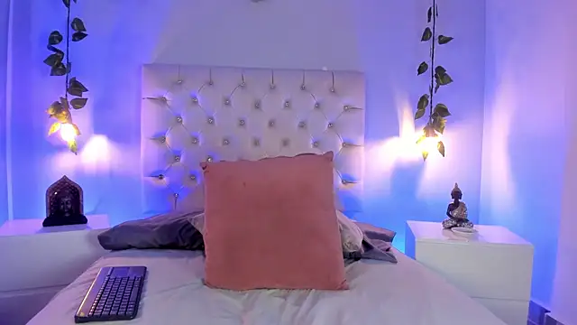 Violeta Manrique online show from April 10, 12:12 pm