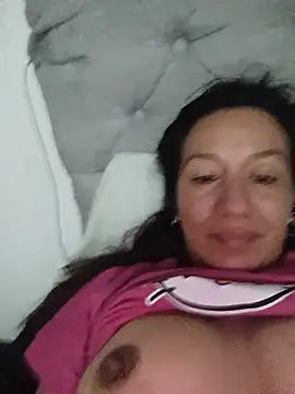 Snapshot of danna_tt chatting on July 5, 4:19 am danna tt online show from July 5, 4:19 am