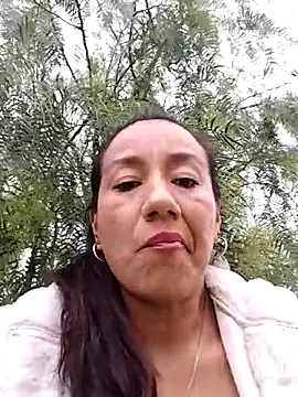 Snapshot of danna_tt chatting on August 7, 7:31 pm danna tt online show from August 7, 7:31 pm
