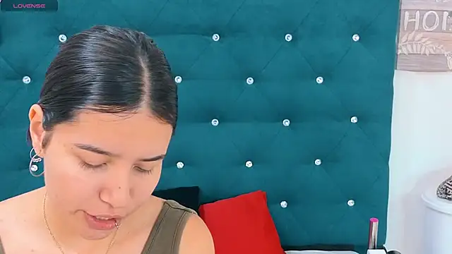Morgansmithx online show from May 4, 8:44 pm