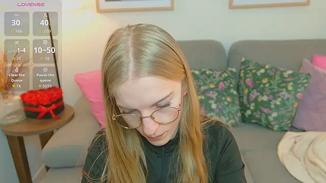 EvaEvis online show from April 4, 5:47 am