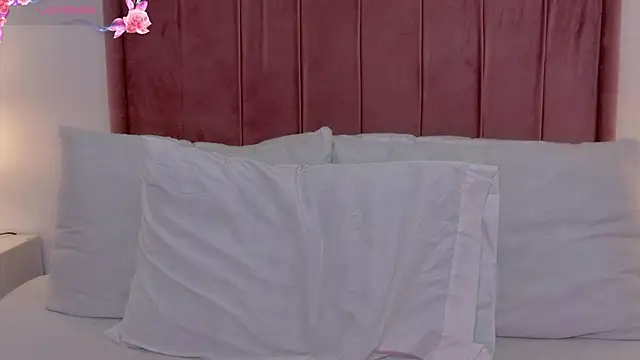 MoollyLove online show from June 30, 11:43 am