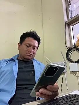 Luis-Armando online show from April 15, 5:17 pm