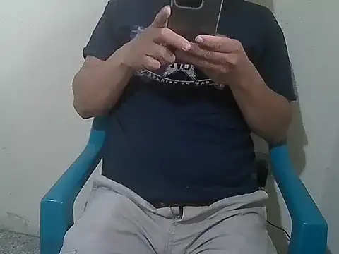 Luis-Armando online show from April 7, 9:05 pm