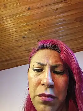 Snapshot of tatianabelli chatting on June 17, 12:32 am tatianabelli online show from June 17, 12:32 am