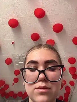 MissAuroraX online show from April 1, 10:27 am