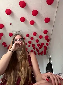 MissAuroraX online show from April 2, 10:55 am