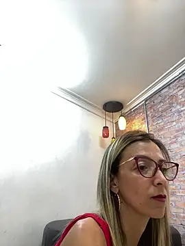 AlanaBrunetteX X online show from June 1, 11:48 pm