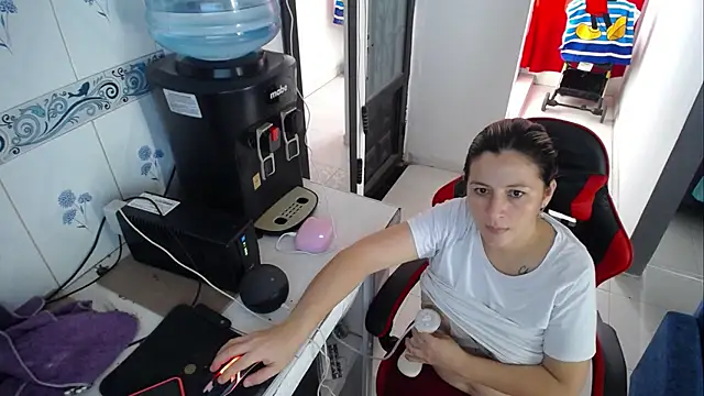 Snapshot of allison_maxtattoo_ chatting on July 12, 9:37 pm allison maxtattoo online show from July 12, 9:37 pm