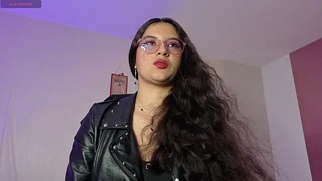 babylexi18 online show from April 11, 8:23 pm