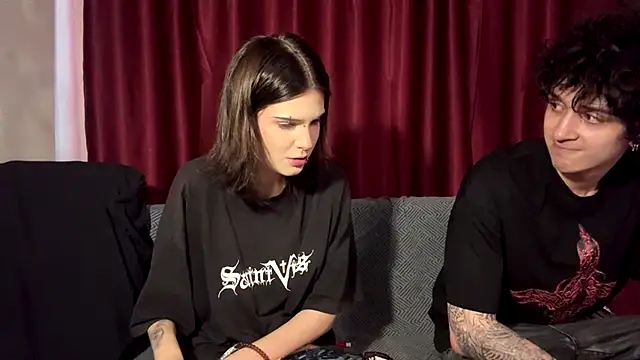 DreamyPair online show from June 21, 6:08 am