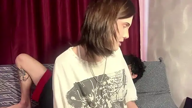 DreamyPair online show from June 13, 8:56 am