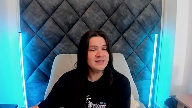 Snapshot of MatthewDavis_ chatting on April 5, 11:39 am MatthewDavis online show from April 5, 11:39 am