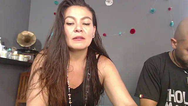 Snapshot of _bonnie_and_clyde chatting on May 27, 8:05 pm bonnie and clyde online show from May 27, 8:05 pm