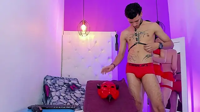 Camila and Johan naughty online show from May 29, 7:53 pm
