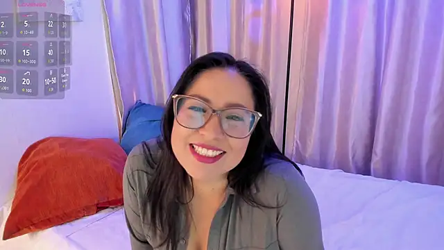 hannabackerr online show from April 1, 12:06 pm