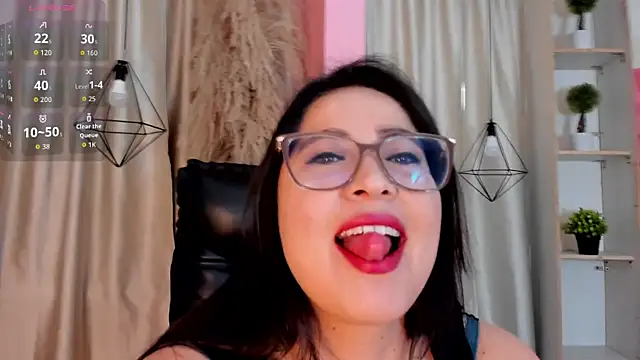hannabackerr online show from May 1, 11:37 am