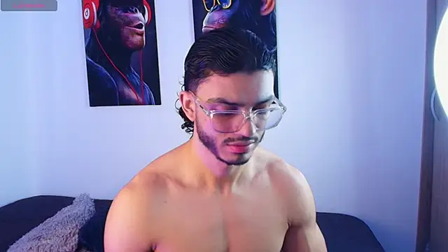 IamAxel03 online show from May 1, 6:24 pm