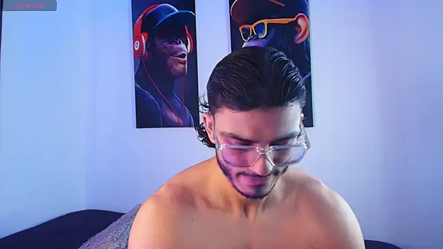 IamAxel03 online show from April 30, 5:20 pm