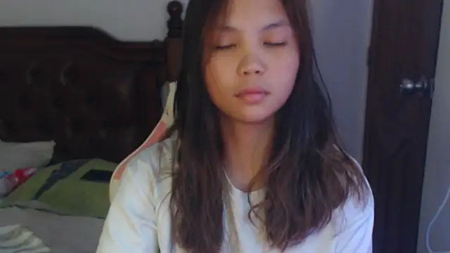 Snapshot of sweet_21_1 chatting on April 20, 8:54 pm sweet 21 1 online show from April 20, 8:54 pm