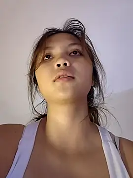 Snapshot of sweet_21_1 chatting on June 6, 6:35 pm sweet 21 1 online show from June 6, 6:35 pm