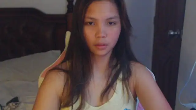 Snapshot of sweet_21_1 chatting on April 16, 9:39 pm sweet 21 1 online show from April 16, 9:39 pm