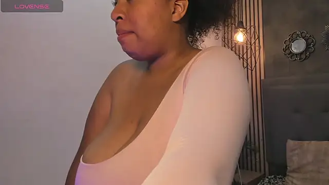 Snapshot of Salome_Divine chatting on March 30, 12:28 pm Salome Divine online show from March 30, 12:28 pm