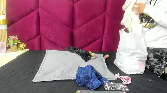 Lia Nikol online show from July 3, 11:17 am