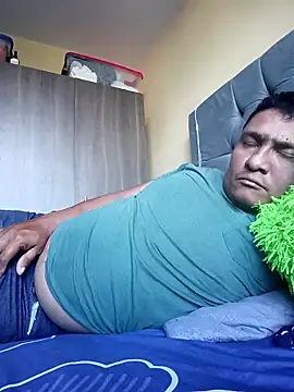 Snapshot of luis20212 chatting on March 31, 9:39 pm luis20212 online show from March 31, 9:39 pm