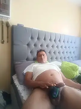 Snapshot of luis20212 chatting on July 13, 5:45 pm luis20212 online show from July 13, 5:45 pm