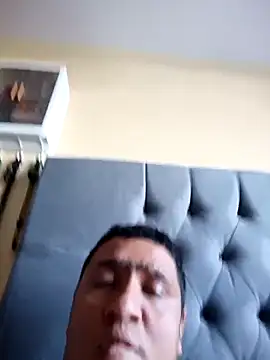 luis20212 online show from May 8, 9:29 pm