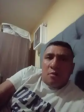 Snapshot of luis20212 chatting on July 3, 4:52 am luis20212 online show from July 3, 4:52 am