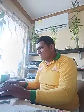 Snapshot of luis20212 chatting on June 4, 9:30 pm luis20212 online show from June 4, 9:30 pm