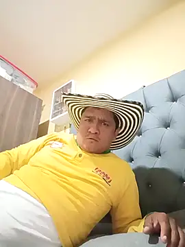 luis20212 online show from April 10, 4:30 am