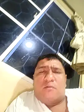 Snapshot of luis20212 chatting on March 29, 5:31 am luis20212 online show from March 29, 5:31 am