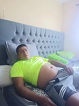 Snapshot of luis20212 chatting on June 24, 2:59 pm luis20212 online show from June 24, 2:59 pm