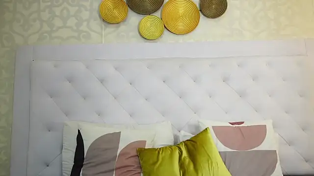 mia rossi 7 online show from April 17, 4:04 am