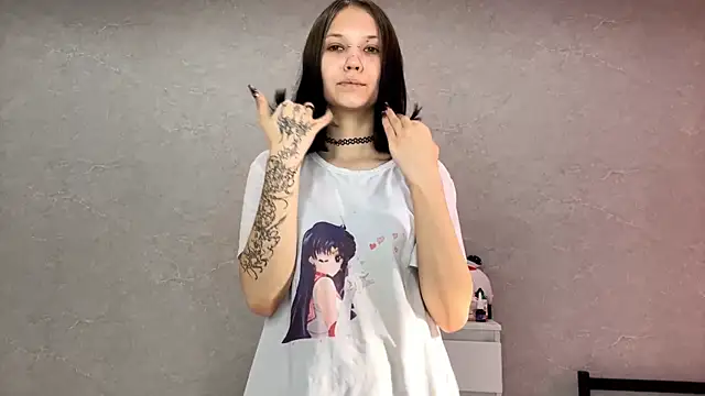 AmeliaMiotii online show from April 3, 10:00 am